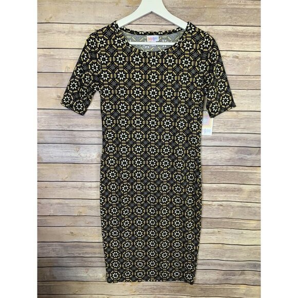 LuLaRoe Dresses & Skirts - Lularoe NWT Small Julia Dress Floral Stretchy Body